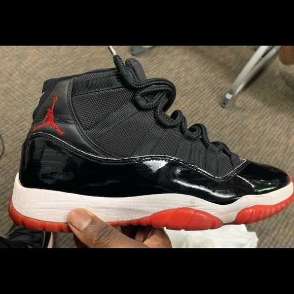 Worn a few times , 220$ or reasonable priceMUST COME TO ME !!